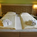 Отель Waldhotel Вандлиц